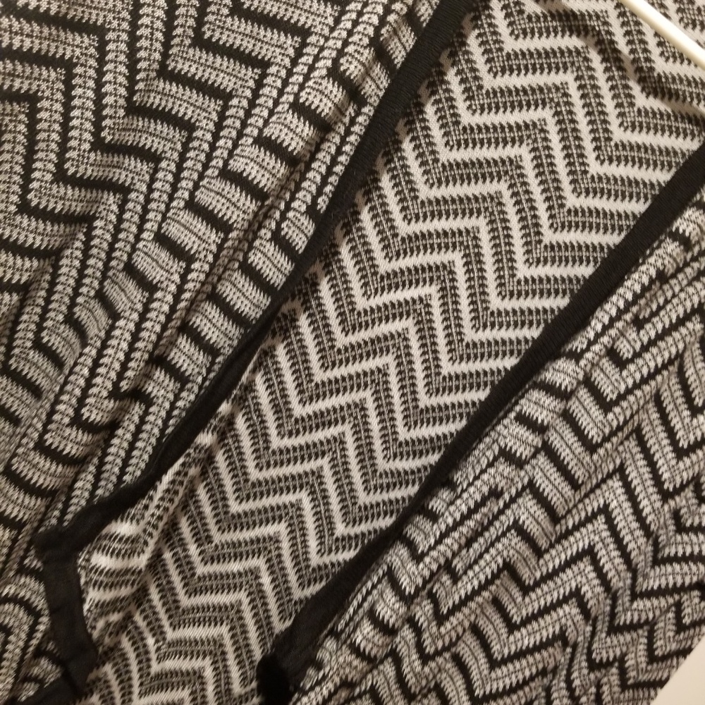 BLACK WHITE CARDIGAN NEW NWOT FINAL SALE - Picture 2 of 7